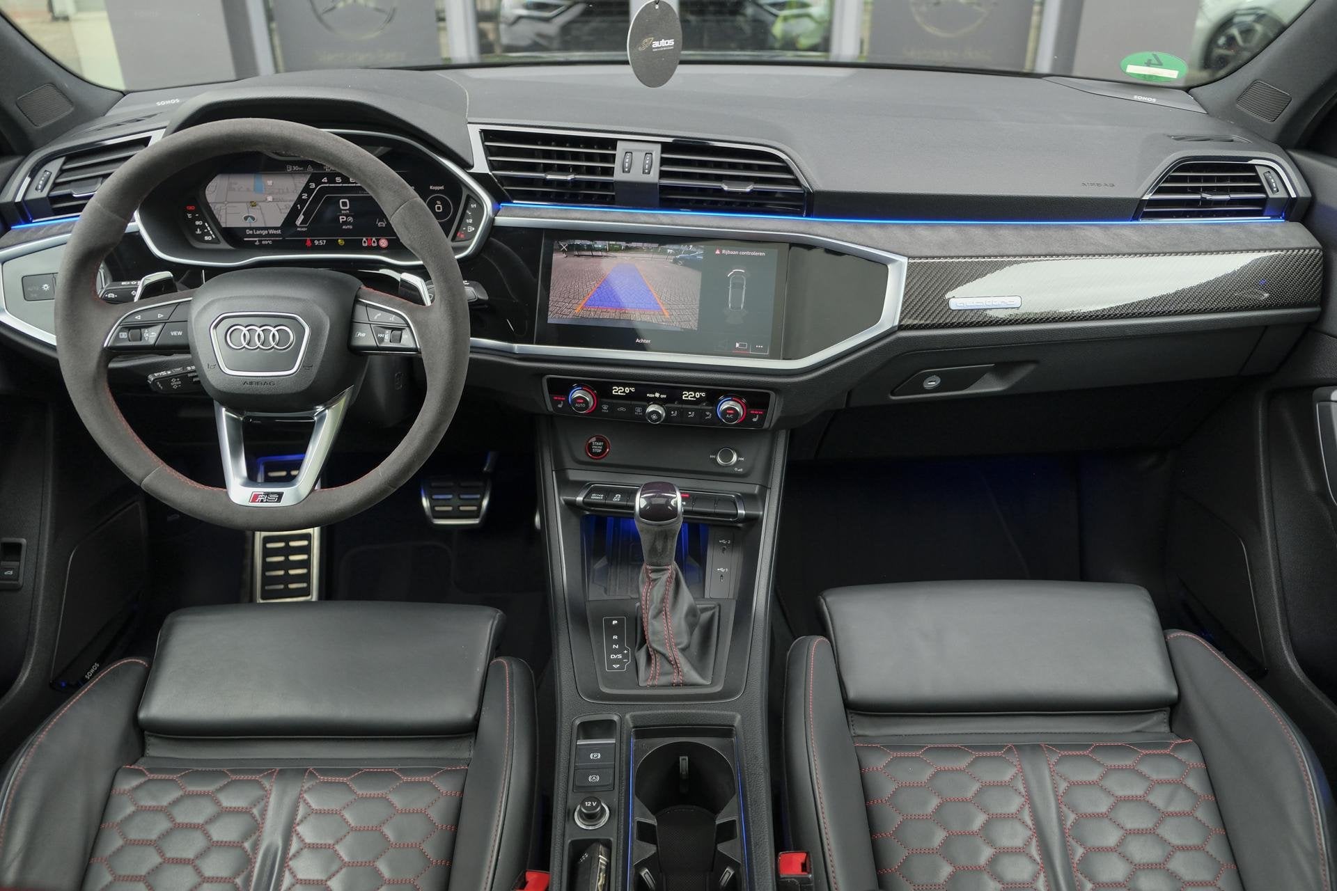 Audi RSQ3 Sportback TFSI 400pk Panoramadak Sonos Trekhaak 21, Automaat, Gebruikt, 1675 kg, Zwart