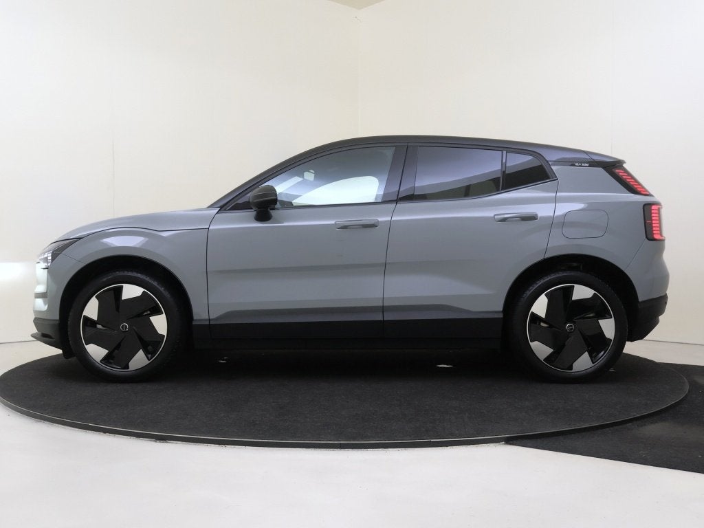 Volvo EX30 Single motor Extended Plus 69 kWh | Achteruitrijc, Auto's, 0 cilinders, Gebruikt, Origineel Nederlands, 1600 kg