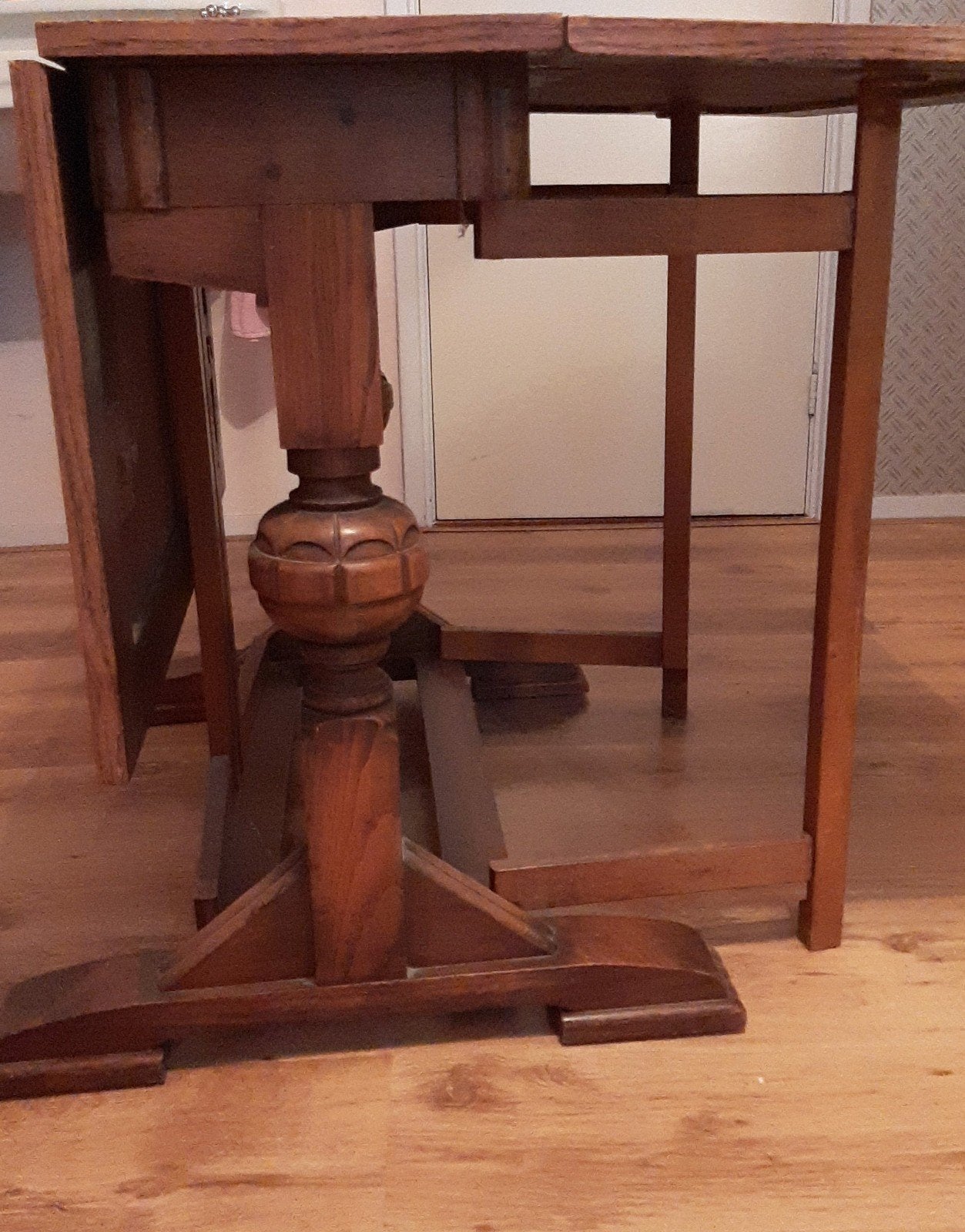 hangoor tafel, Ophalen