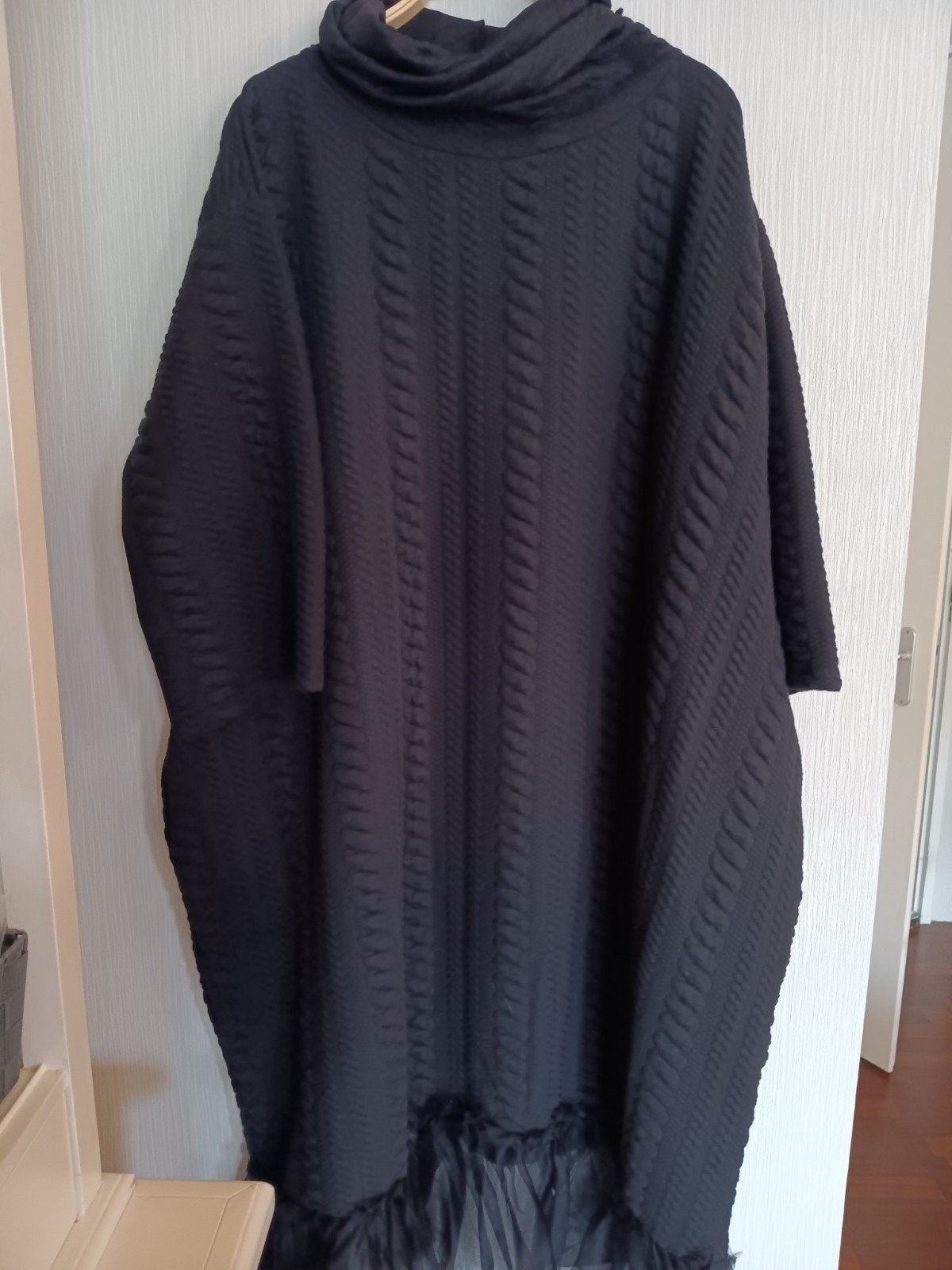 Nieuwe zwarte jurk maat 50, Kleding | Dames, Grote Maten, Ophalen of Verzenden, Nieuw, Zwart, Jurk