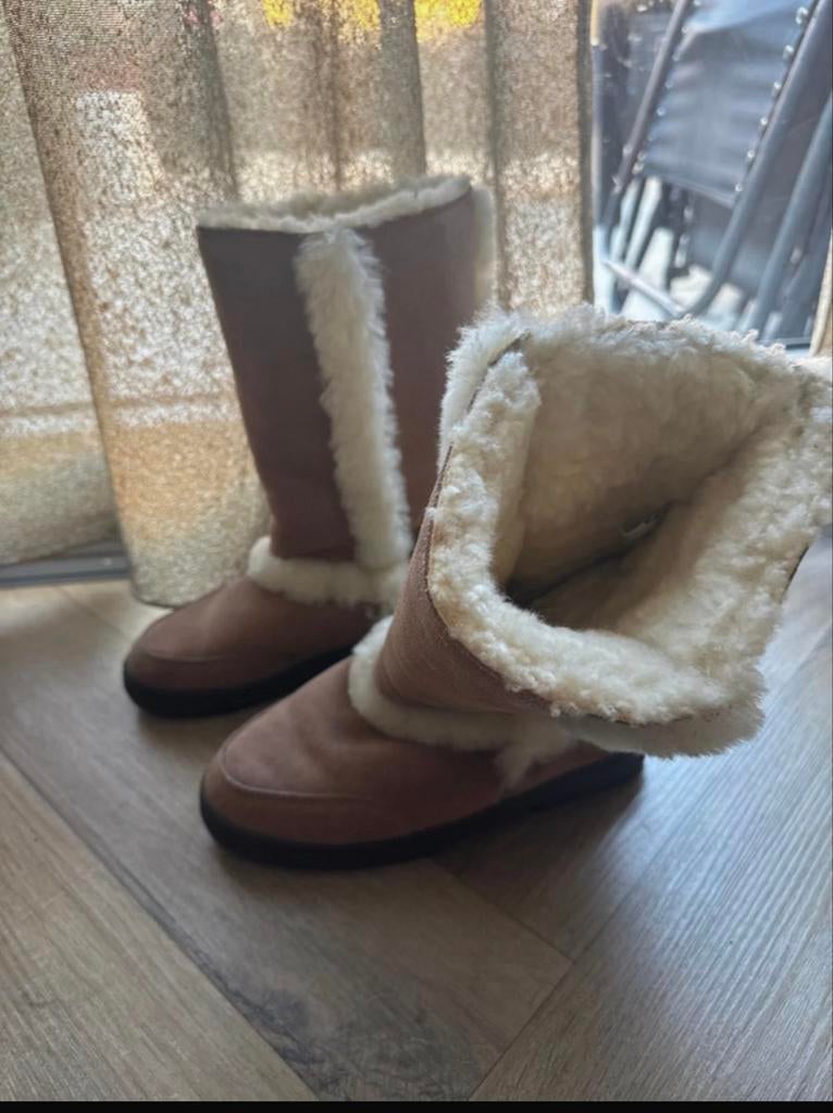 Comfortabele Uggs - Perfect voor de winter!, Ophalen of Verzenden, Gedragen, Bruin, Lage of Enkellaarzen