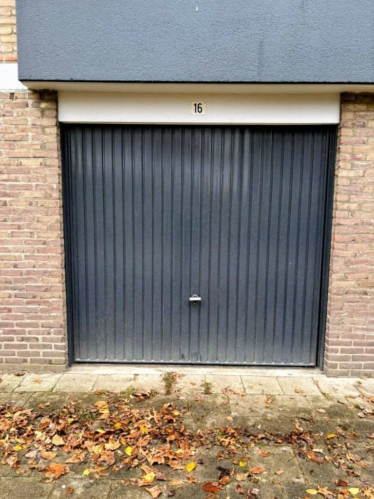 Vorstvrije garagebox 15m2 te huur Eindhoven, Woensel, Auto diversen, Autostallingen en Garages