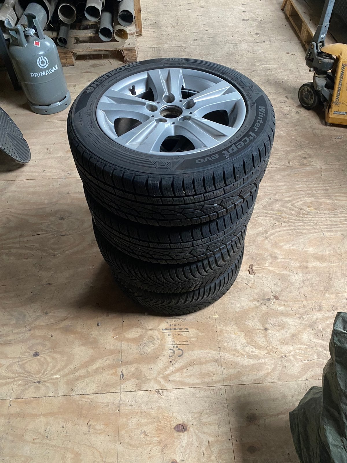 BMW velgen 16" met winterbanden 205/55R15, Auto-onderdelen, Ophalen, 16 inch, Banden en Velgen, 205 mm