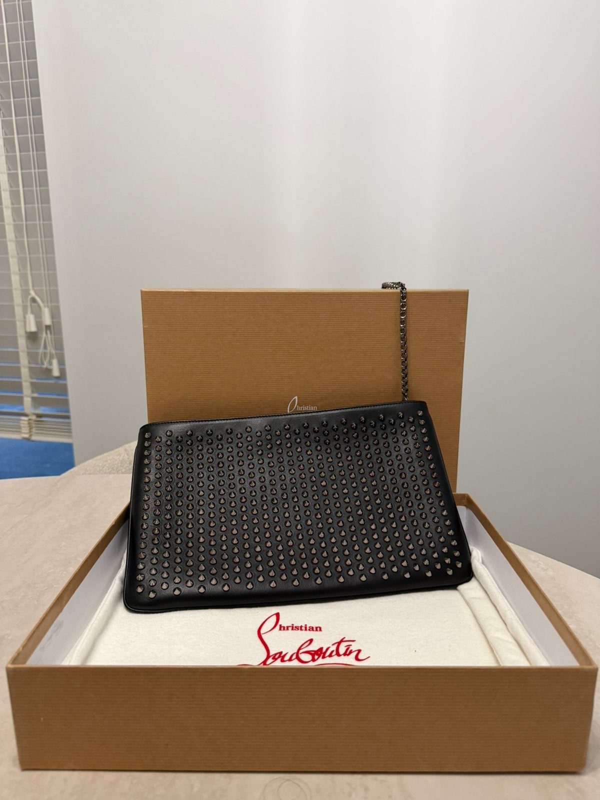 Christian Louboutin Clutch Calf/Spikes, Ophalen of Verzenden