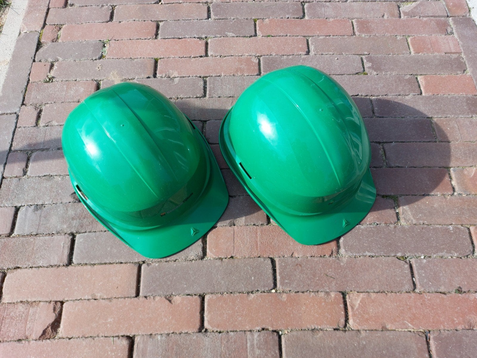 Veiligheidshelm bouwhelm 2 stuks groen, Ophalen of Verzenden, Zo goed als nieuw