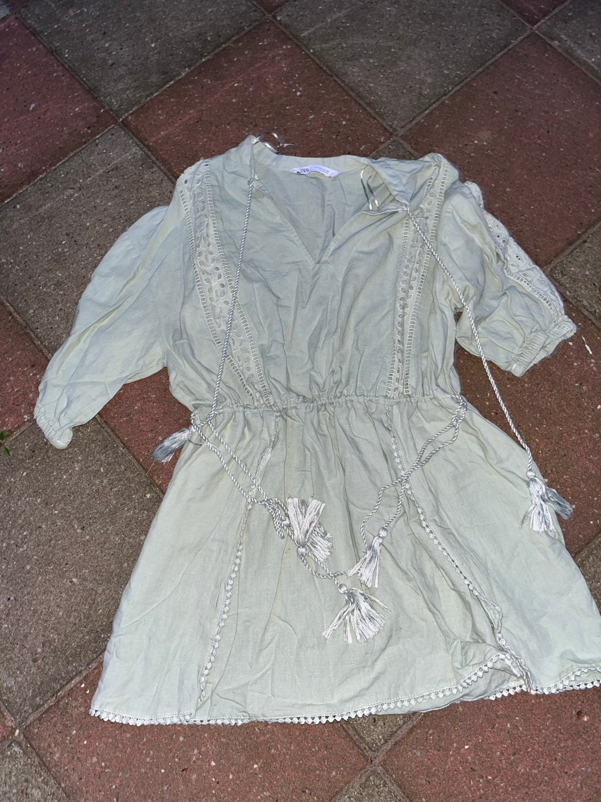 Zara zomerjurkje xl met kwastjes en borduursels, Kleding | Dames, Ophalen, Zo goed als nieuw, Groen, Boven de knie
