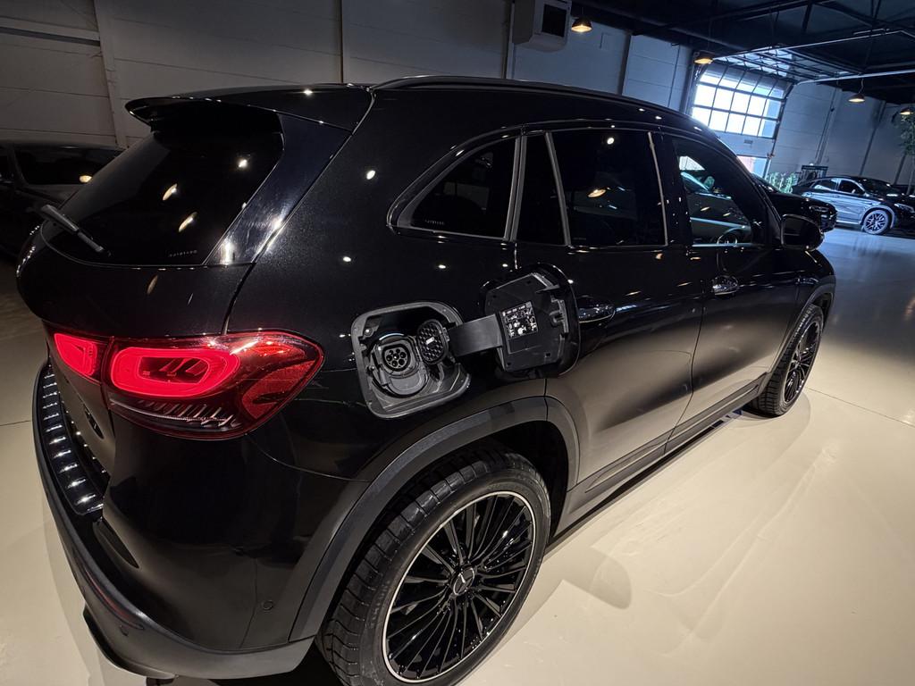 Mercedes-Benz GLA 250e Luxury LED|Camera|Sfeer|Leer Zwart, Auto's, Parkeerassistent, Gebruikt, Met garantie (alle), Leder en Stof