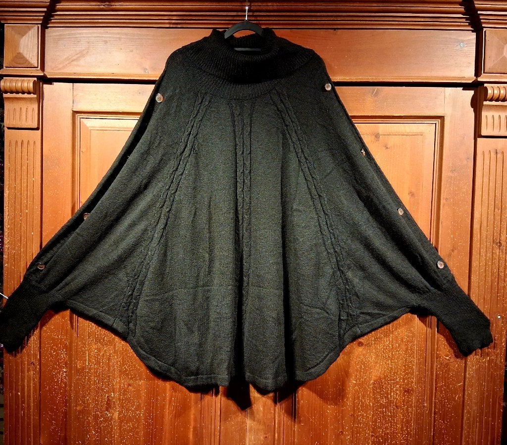 zwarte poncho trui met col en knoopjes One Size, Ophalen of Verzenden, Nieuw, Zwart, Trui of Vest