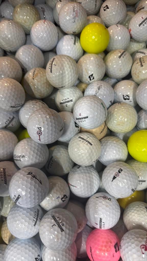 Gebruikte bridgestone golfballen 100 stuks, Sport en Fitness, Golf, Ophalen of Verzenden, Zo goed als nieuw, Bal(len)