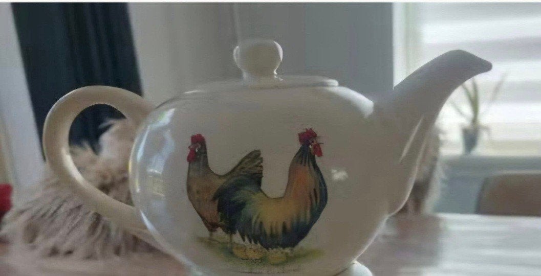 Theepot met kip en haan decoratie, Huis en Inrichting, Theepot/fluitketel, Gebruikt, Ophalen of Verzenden, Steen/keramiek