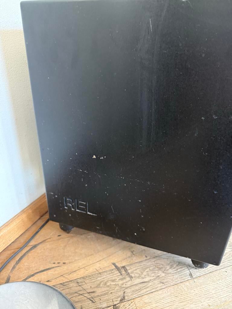 REL Strata Subwoofer - Krachtige Bass voor Thuisbioscoop, Audio, Tv en Foto, Luidsprekers, Gebruikt, Subwoofer, Minder dan 60 watt