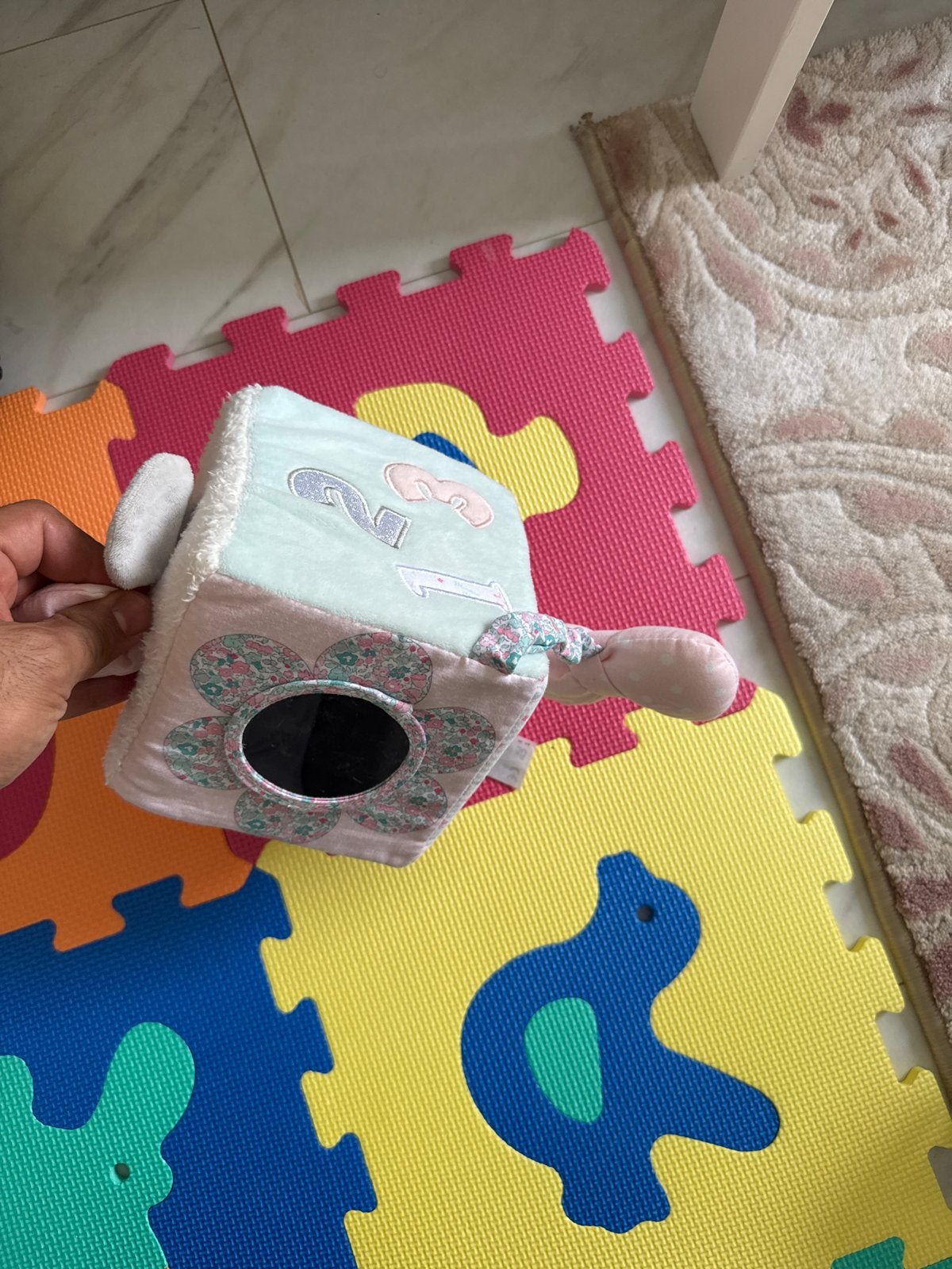 Zachte baby speelkubus met geluid en spiegel, Ophalen of Verzenden, Gebruikt, Overige typen, Met geluid