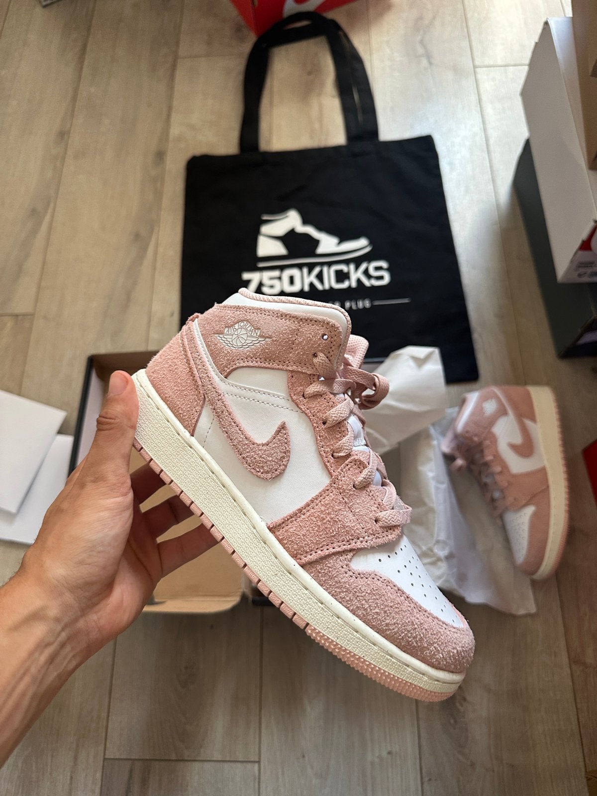 Jordan 1 Mid SE Legend Pink Roze Maat EU38 FN7432-161, Nieuw, Ophalen of Verzenden, Sneakers of Gympen, Nike