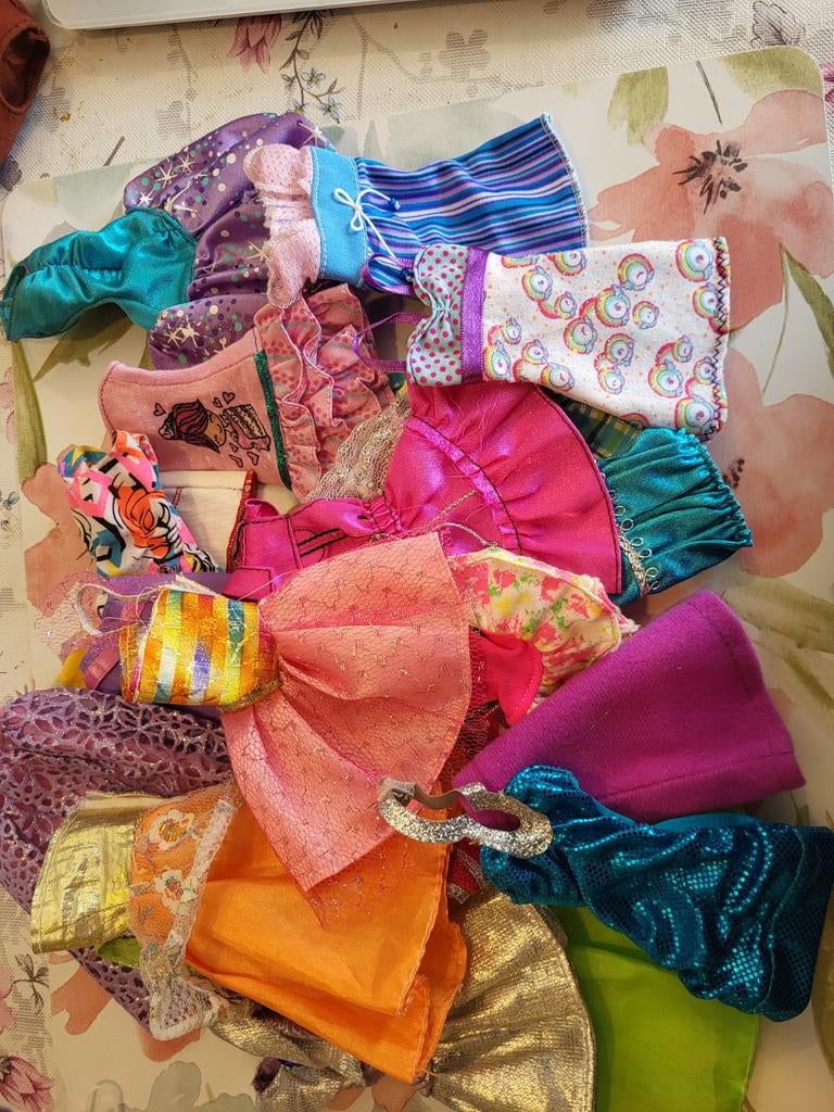 Barbie kleertjes 20 delig (3), Ophalen of Verzenden, Kleertjes