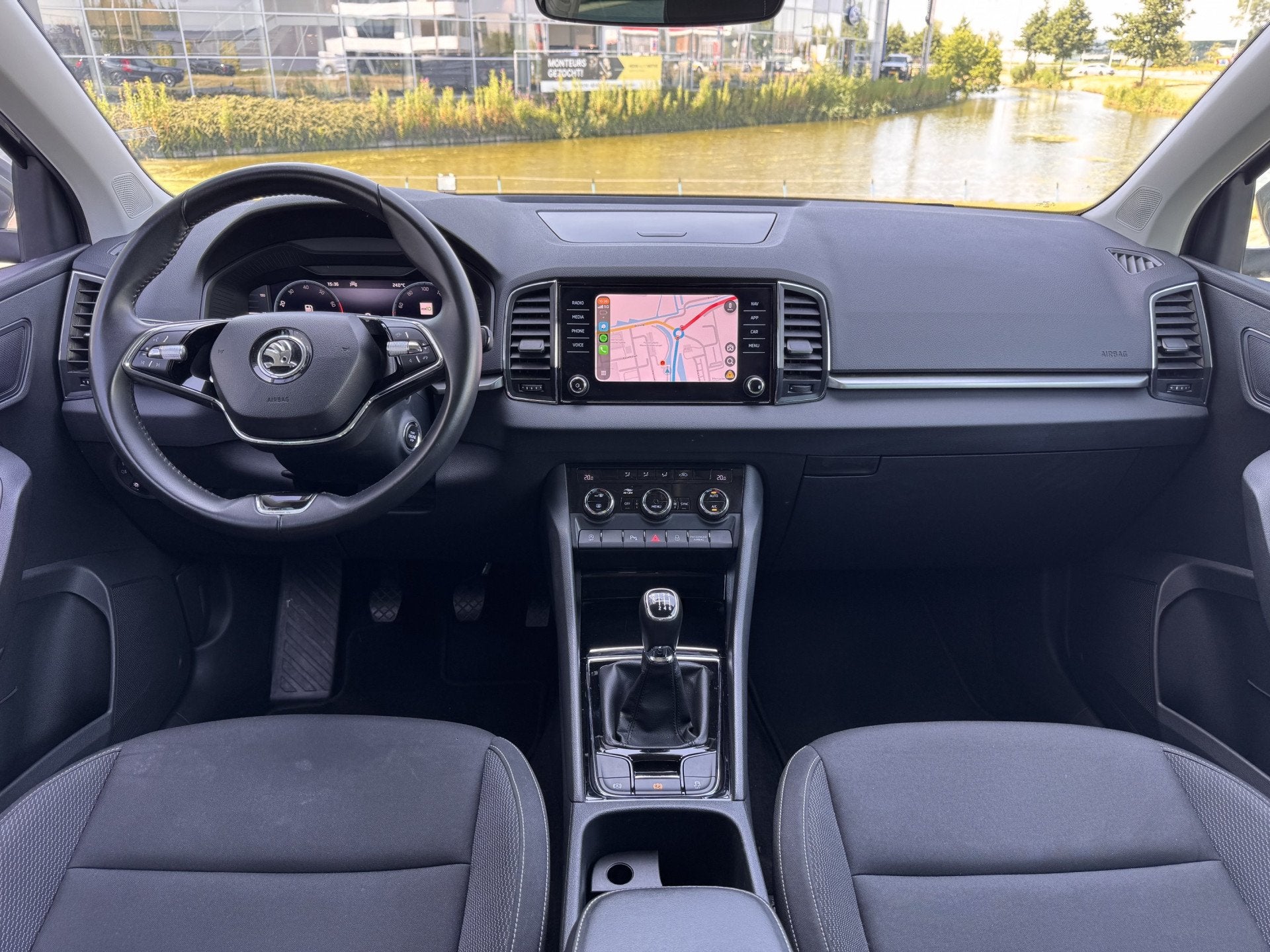 Skoda Karoq 1.5 TSI ACT Business Edition | DSG | Navi | Came, Auto's, Voorwielaandrijving, 4 cilinders, Automatische klimaatregeling