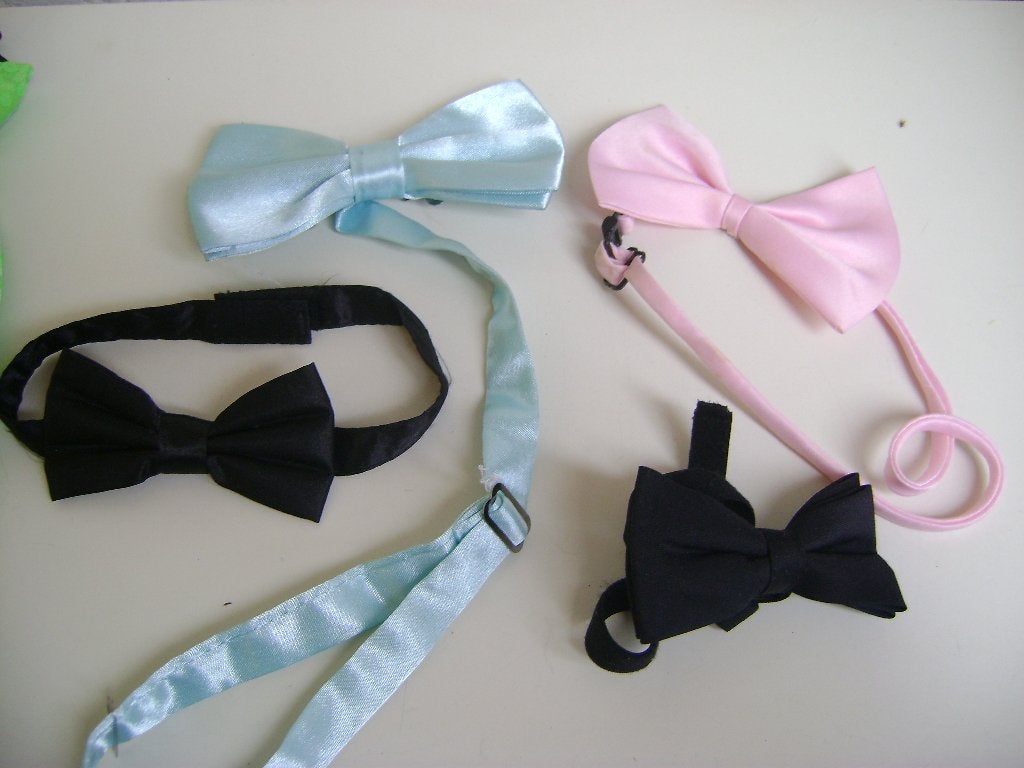 heren verkleedstrikjes 2 zwarte en 1 roze de blauwe is verko, Carnaval, Maat 48/50 (M), Ophalen of Verzenden, Zo goed als nieuw