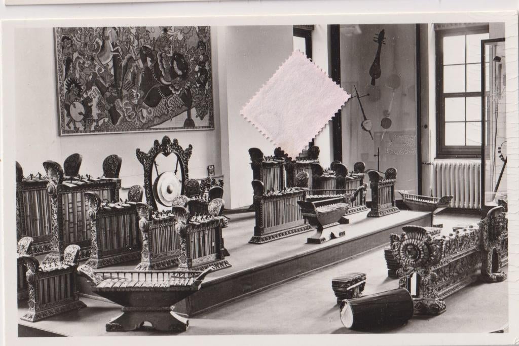 027 Amsterdam Tropenmuseum Bali Gamelan muziek, Verzenden, 1940 tot 1960, Ongelopen, Noord-Holland