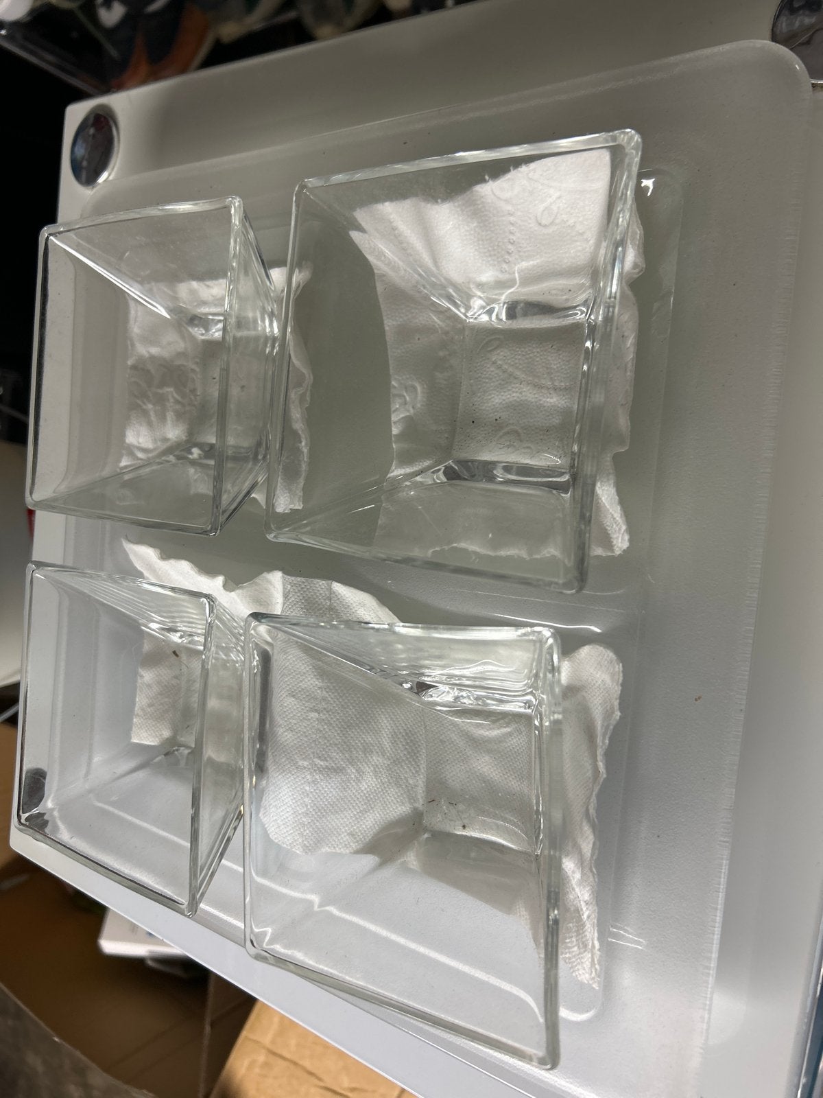 Set van 4 glazen schaaltjes met schaal waar ze instaan, Ophalen, Gebruikt, Schaal, Vierkant