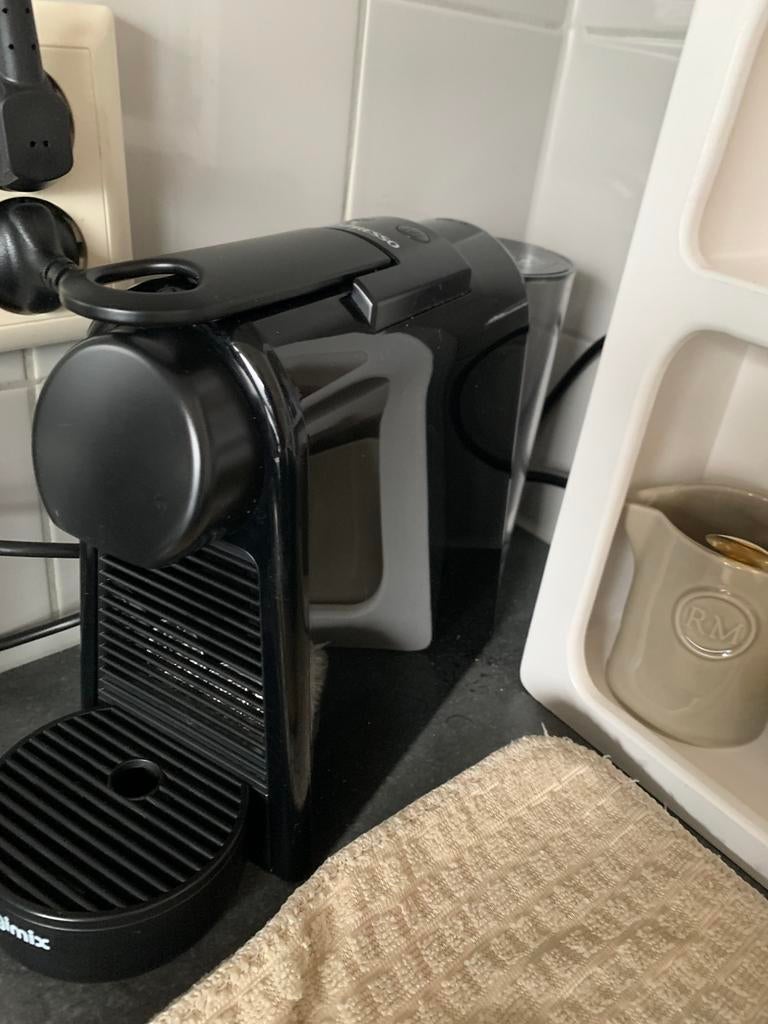 Nesspresso essenza mini, Witgoed en Apparatuur, Koffiezetapparaten, Ophalen of Verzenden, Zo goed als nieuw