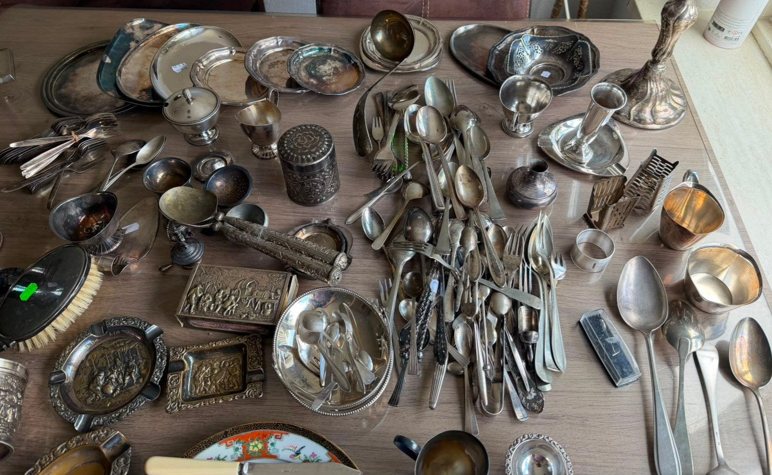 Grote partij verzilverde en antieke items te koop., Ophalen