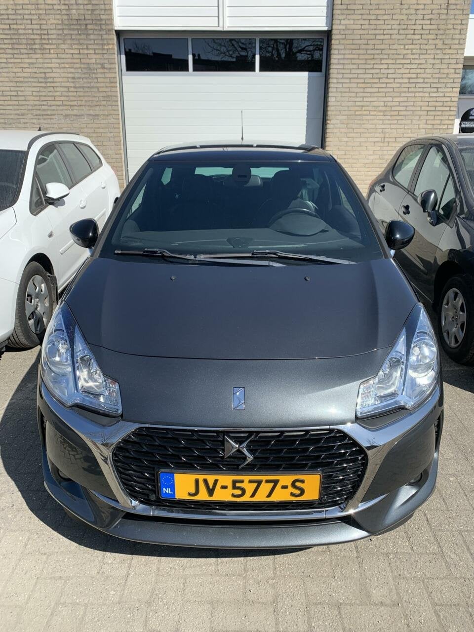 Ds 3 1.2 PureTech Business NWE APK Navi Airco LED Cruise con, Auto's, Voorwielaandrijving, Gebruikt, 82 pk, Leder en Stof