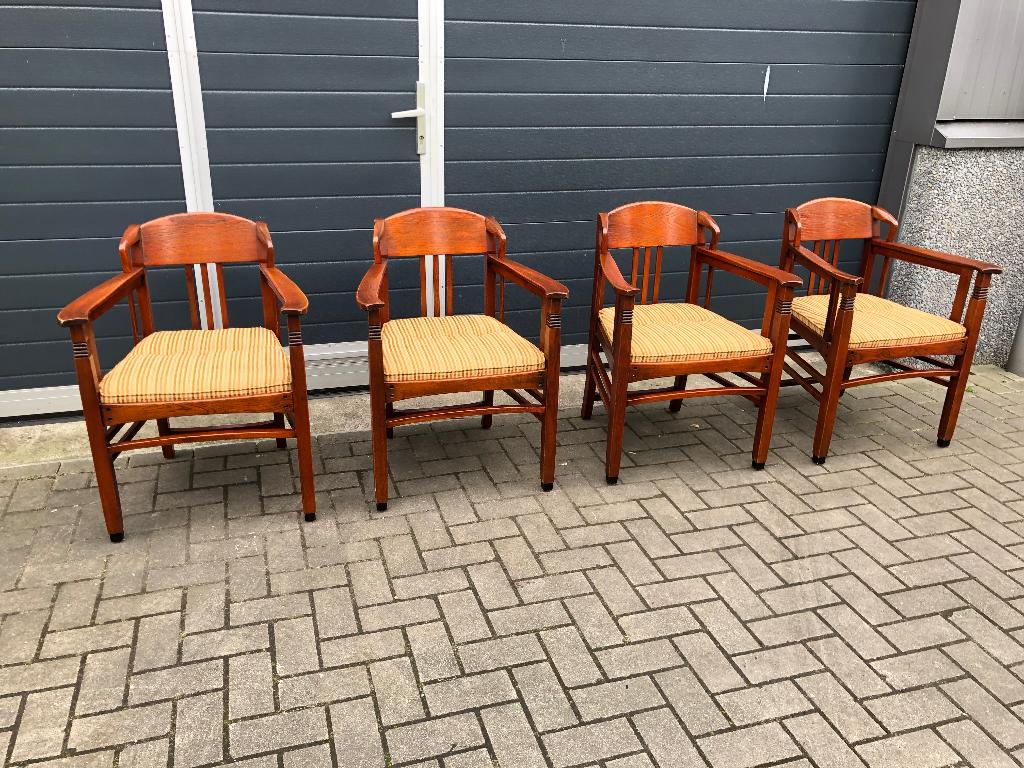 Schuitema eetkamerstoelen 4x, Huis en Inrichting, Stoelen, Ophalen, Gebruikt, Bruin, Vier