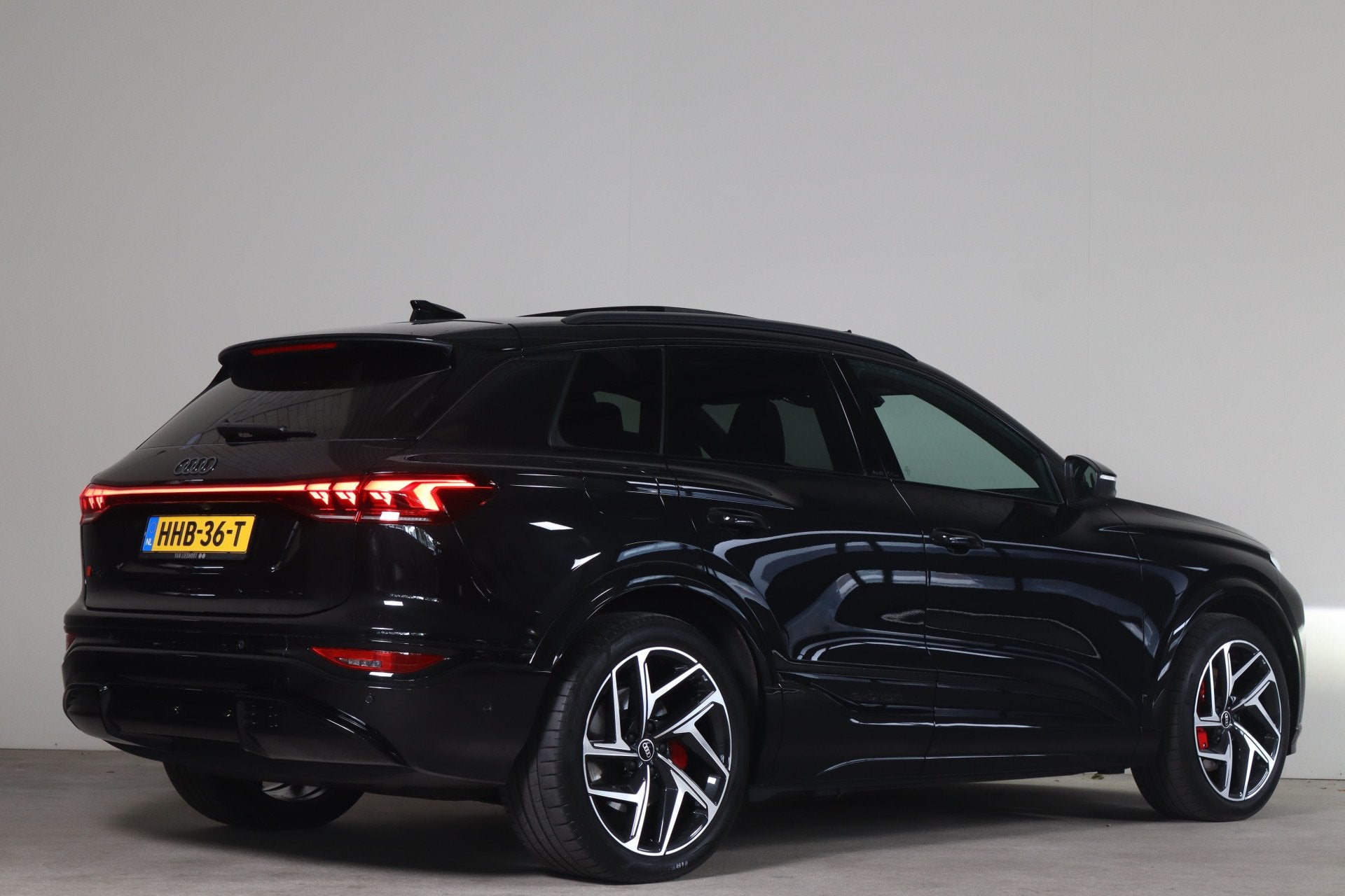 Audi SQ6 e-tron quattro 100 kWh NL-Auto! Full Options! Lucht, Auto's, Dealer onderhouden, Gebruikt, 100 kWh, Origineel Nederlands
