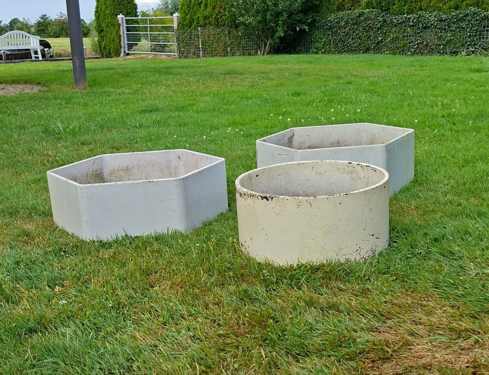 Ronde stevige polyester bloembakken, 60 cm, voor balkon/tuin, Ophalen, Kunststof, Gebruikt, Minder dan 30 cm