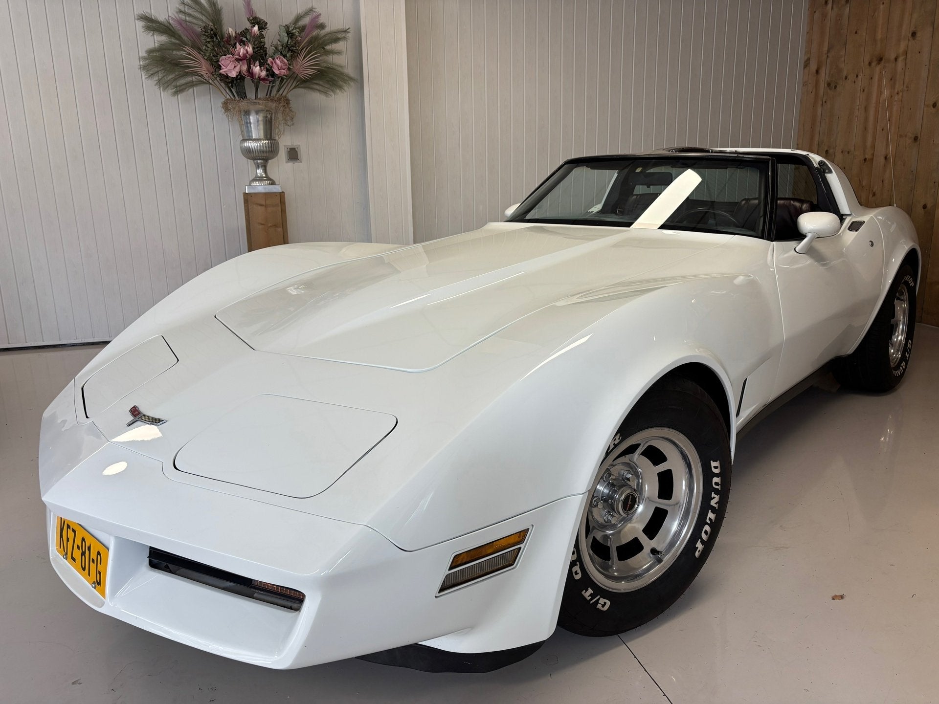 Chevrolet USA CORVETTE ZEER MOOI EN ORIGINEEL AUTOMAAT, 5.7, Auto's, Chevrolet, Automaat, Achterwielaandrijving, 8 cilinders, Wit