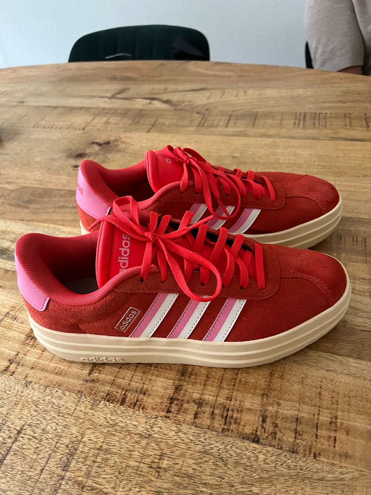 Adidas Bravada 2.0 Platform sneakers - koraalrood/roze - mt, Kleding | Dames, Schoenen, Ophalen of Verzenden, Zo goed als nieuw