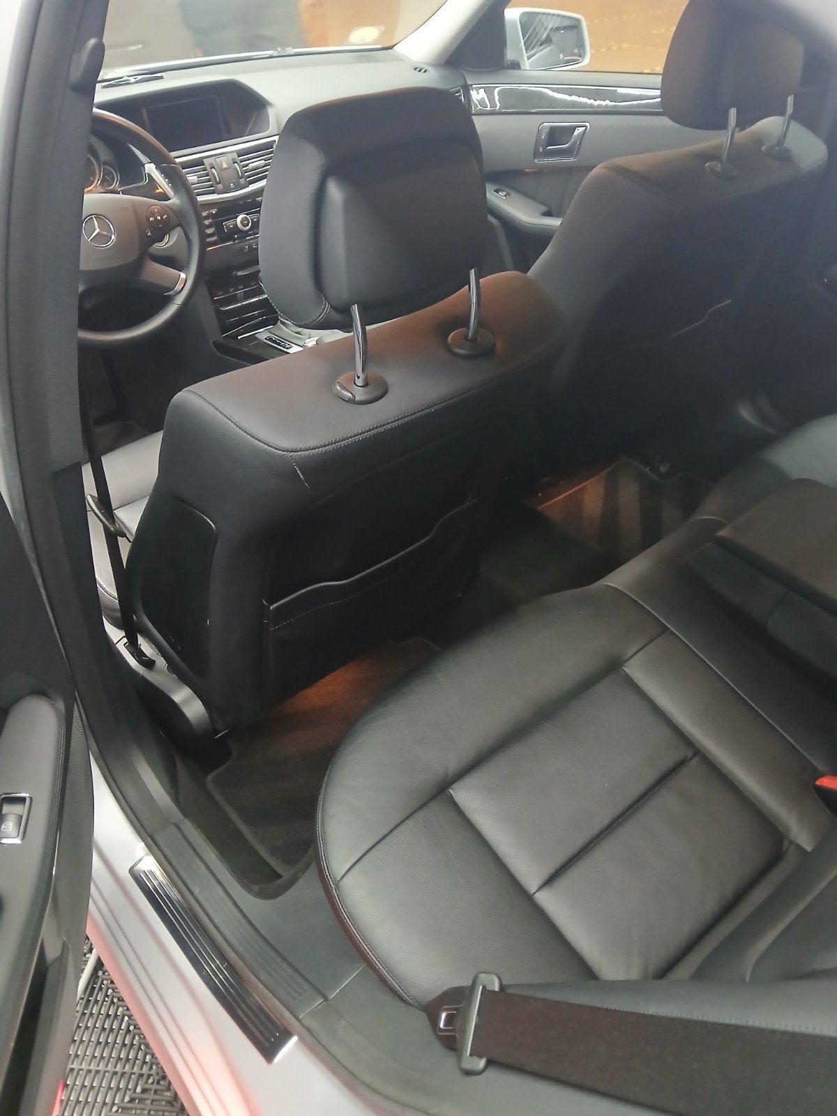Foto 6 van Mercedes-Benz E-Klasse E220cdi Sedan Auto5W212 2009 Grijs