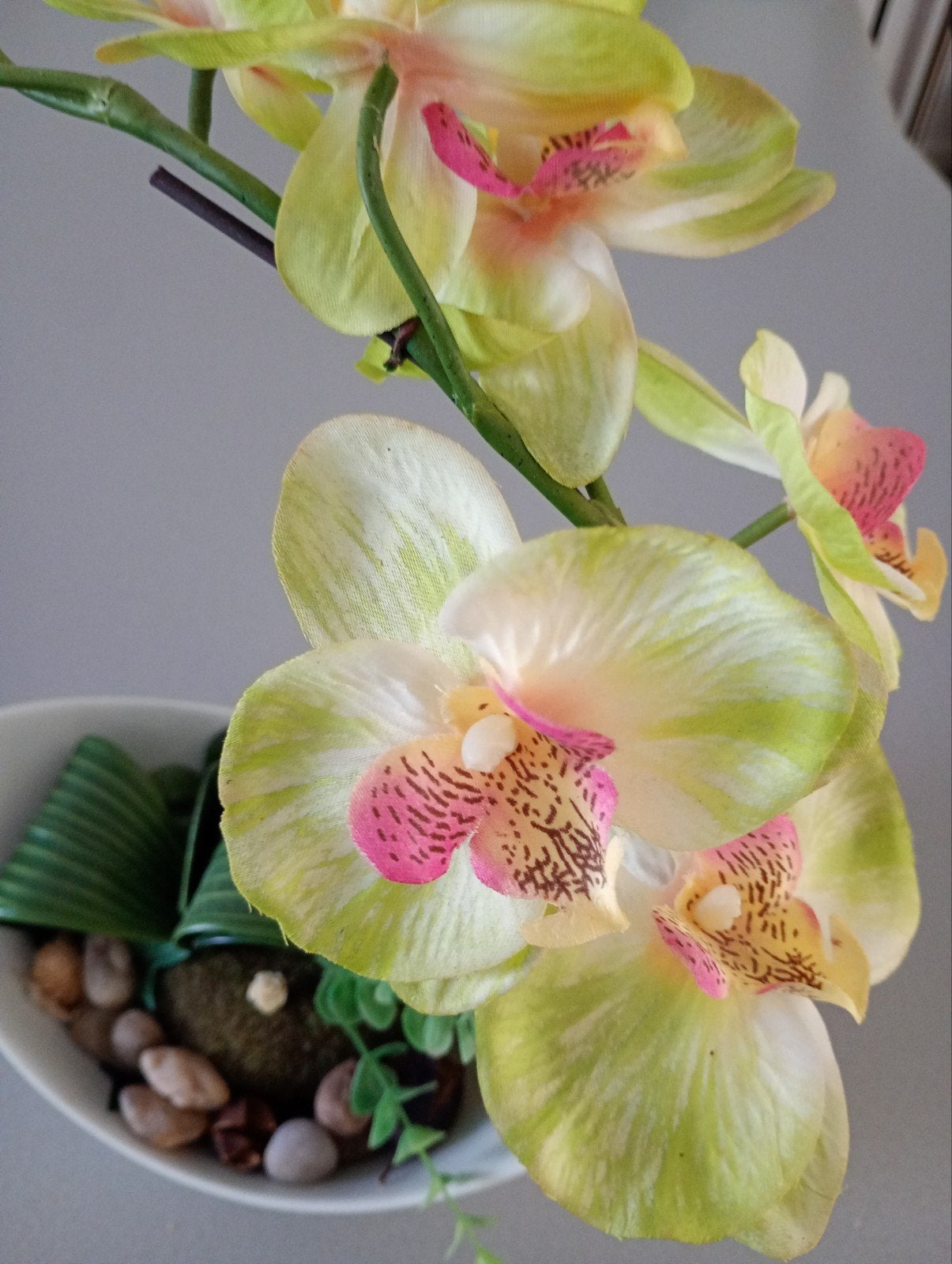 Mooie kunst orchidee met pot - Zo goed als nieuw, Huis en Inrichting, Binnen, Met pot of vaas, Kunstbloem, Ophalen of Verzenden