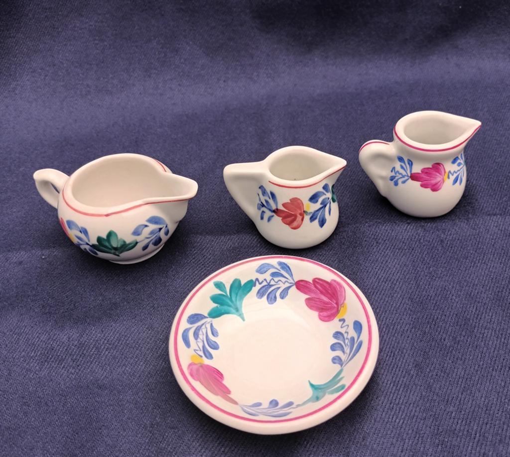 Boerenbont minies.            kleine-melkannetjes- schaaltje, Antiek en Kunst, Antiek | Servies los, Ophalen of Verzenden