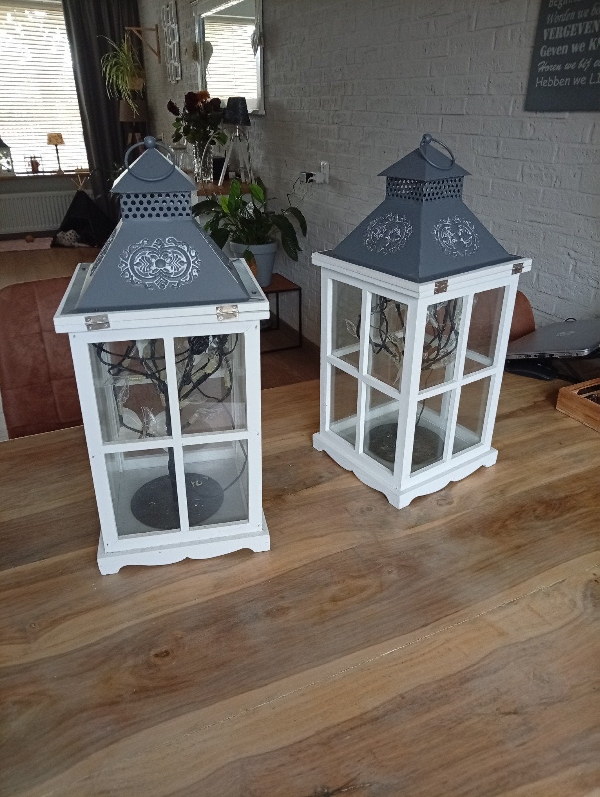 Set van 2 sfeervolle lantaarns met verlichting, Ophalen, Zo goed als nieuw, Wit, Hout
