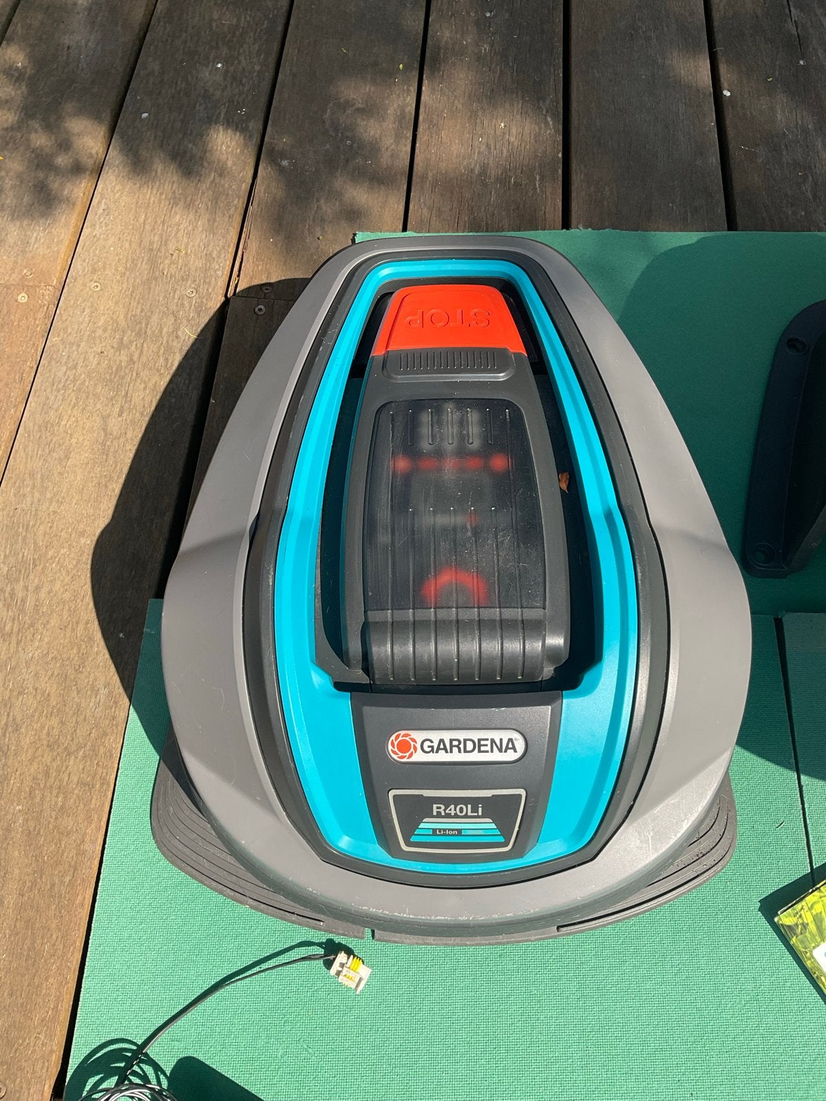 Gardena R40Li Robotmaaier / Garage / nieuwe accessoires, Ophalen, Cirkelmaaier, Gebruikt, Minder dan 30 cm