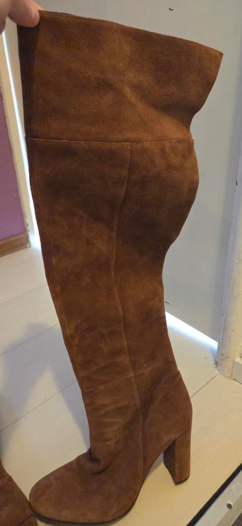 MACE Bruine suède overknee laarzen met blokhak, Kleding | Dames, Schoenen, Hoge laarzen, Mace, Bruin, Nieuw