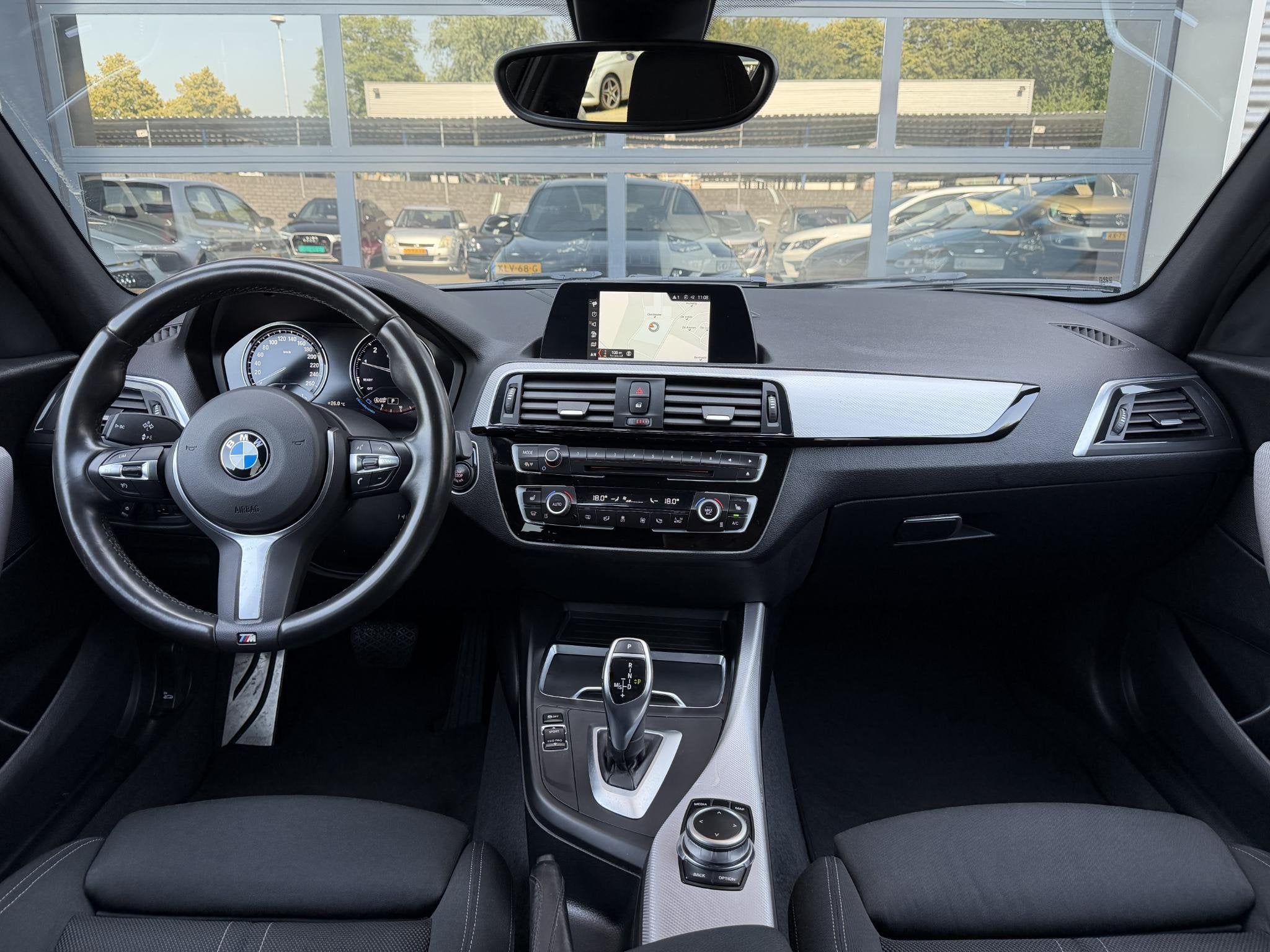 BMW 1-serie 118i M Sport Edition Navi | Bluetooth | Automaat, Auto's, Gebruikt, Zwart, Leder, Bedrijf