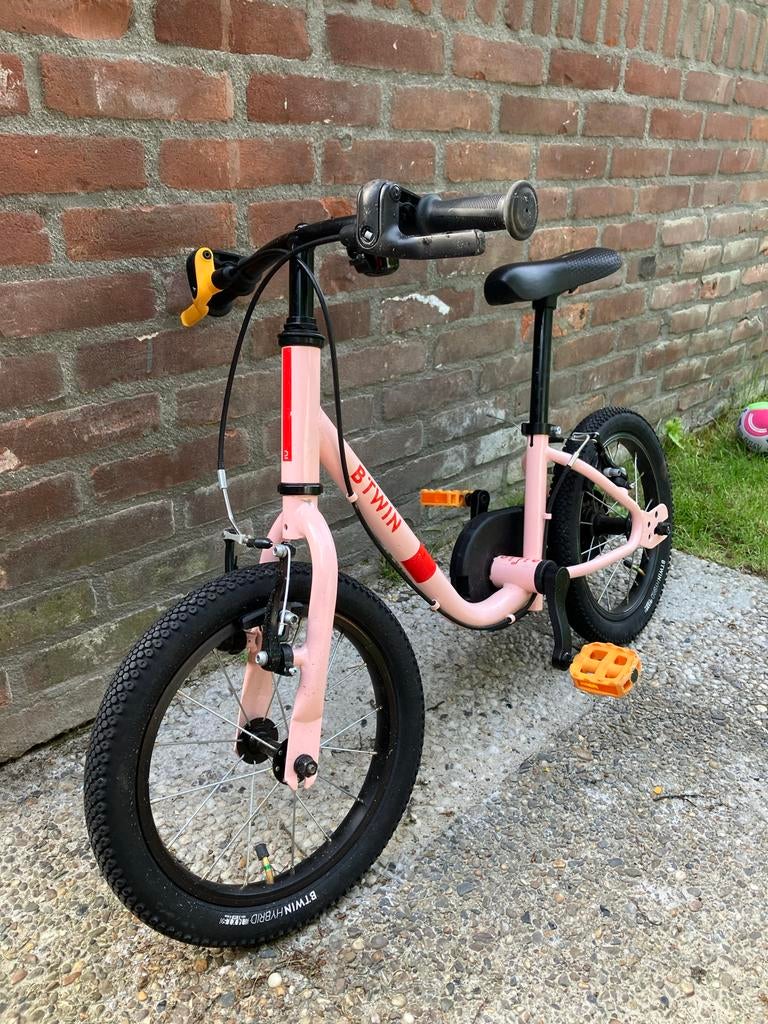 B'Twin kinderfiets 14 inch roze, Fietsen en Brommers, Fietsen | Kinderfietsjes, Gebruikt, Minder dan 16 inch, Ophalen