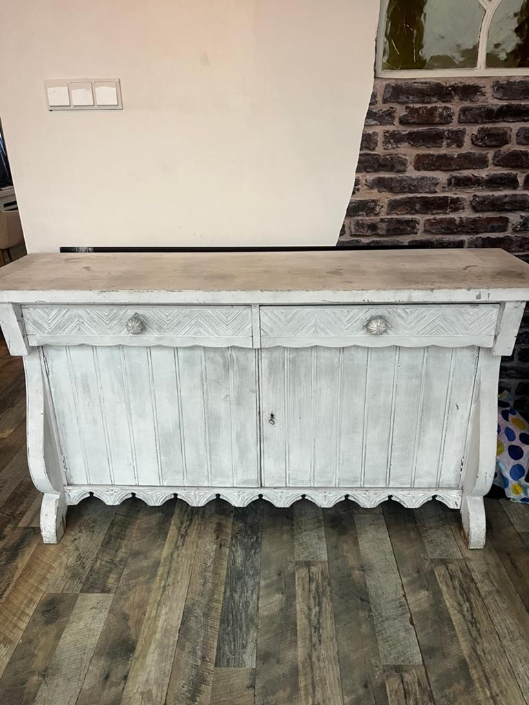 Landelijk dressoir, Ophalen