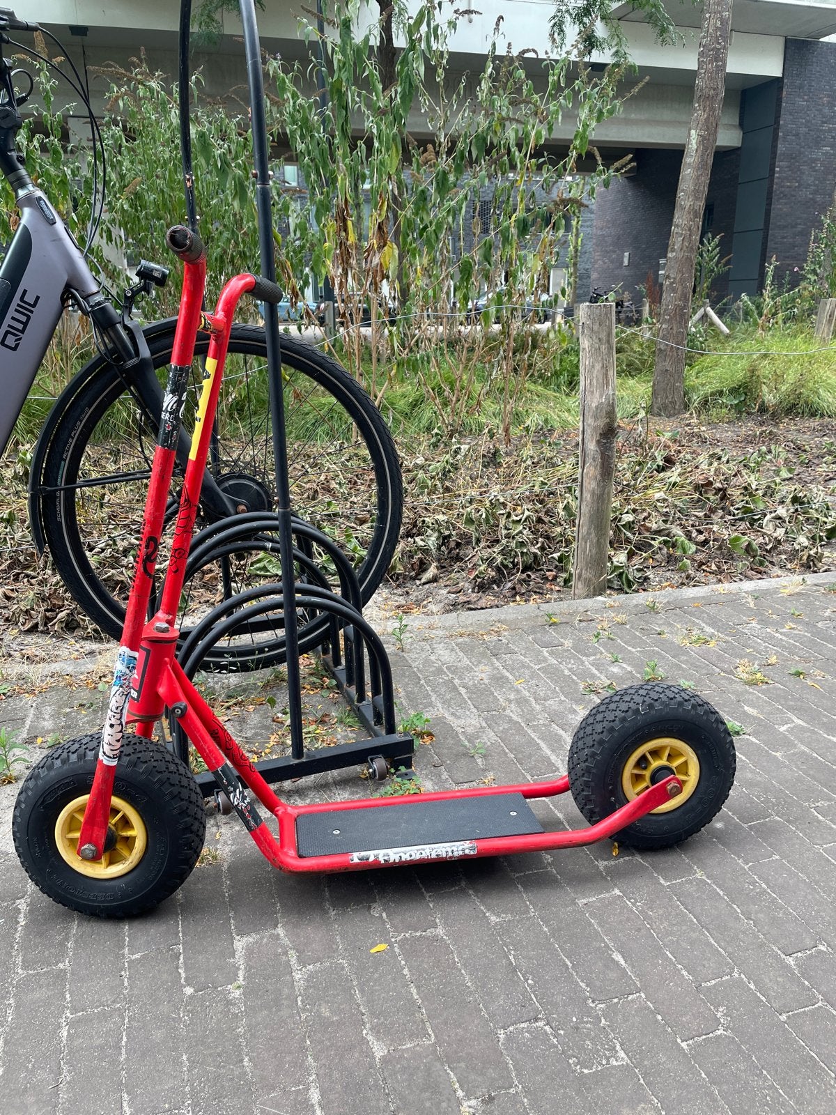 Grote  step, autoped, met goede banden, Ophalen, Gebruikt, Gewone step