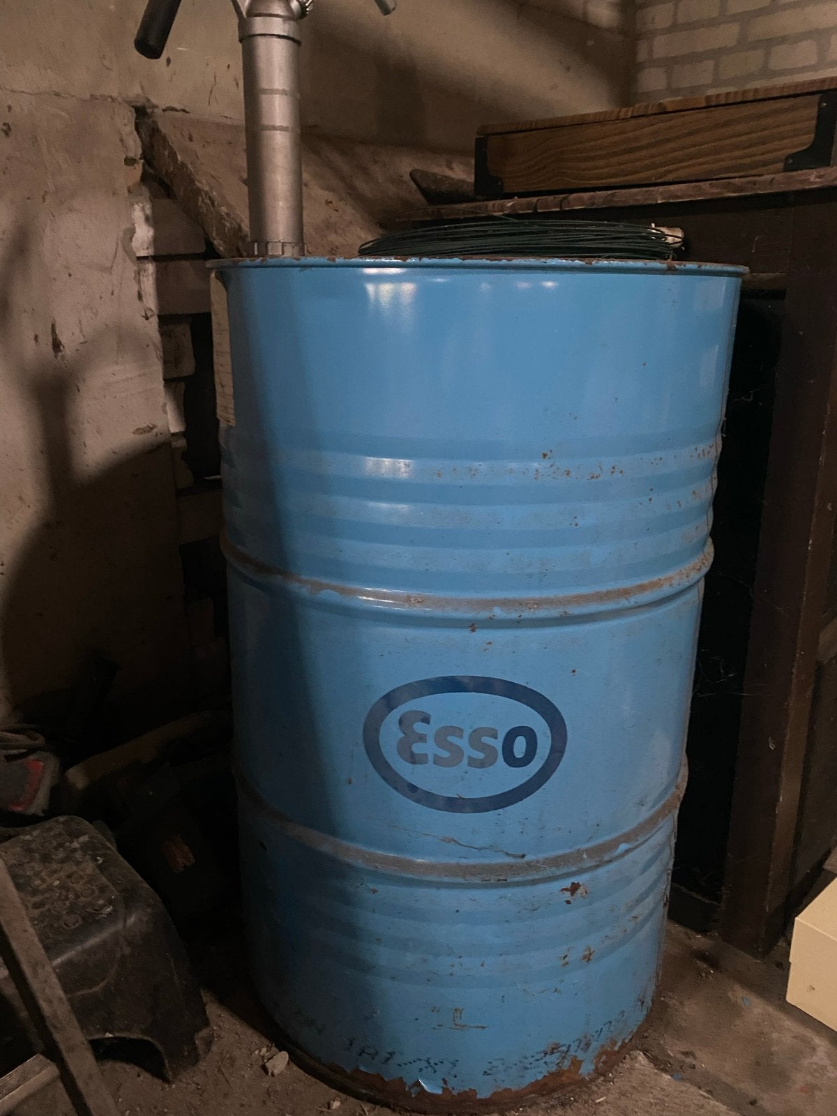 Esso olievat met aftapkraan, Ophalen