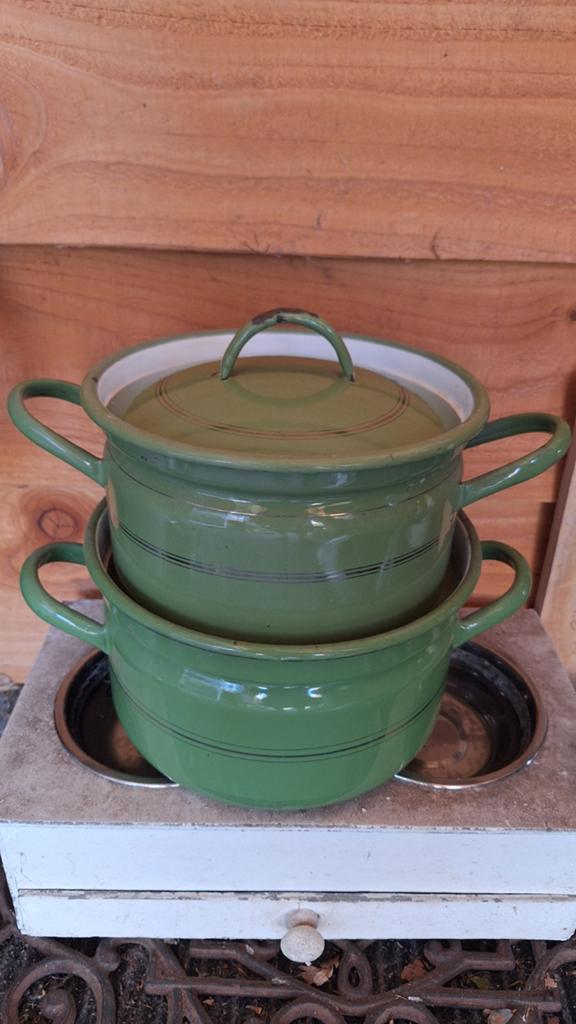 Set van 2 vintage emaille pannen - resedaGroen, Antiek en Kunst, Antiek | Emaille, Ophalen of Verzenden