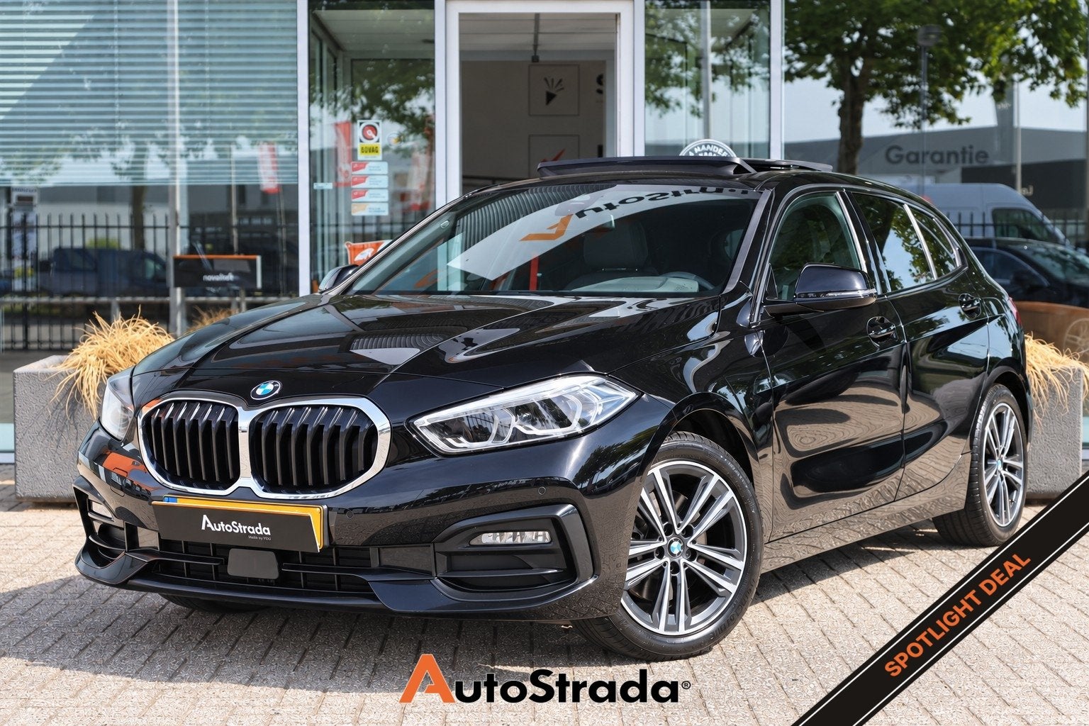 BMW 1-Serie (f40) 118i SportLine | Pano | Camera | LED | Vir, Auto's, Dealer onderhouden, 136 pk, Gebruikt, Met garantie (alle)