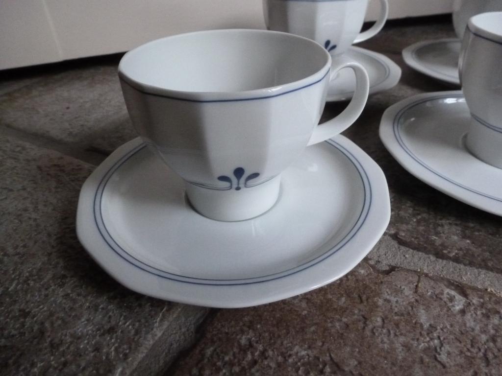 Kop en schotels uit serie Amsterdam, Huis en Inrichting, Keuken | Servies, Gebruikt, Ophalen of Verzenden, Overige stijlen, Kop(pen) en/of Schotel(s)