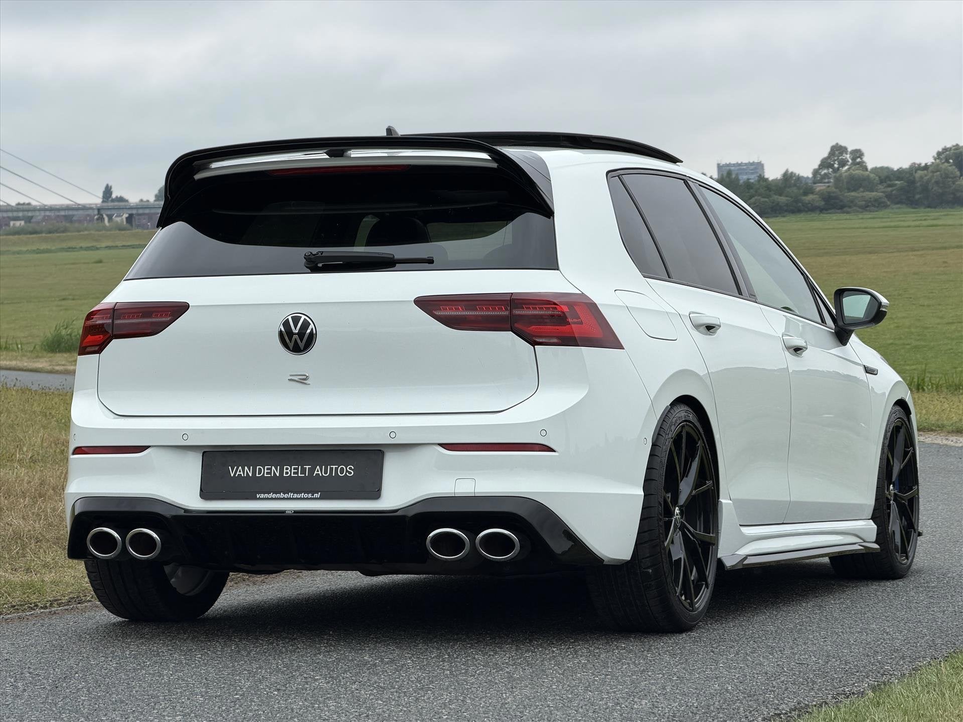 Volkswagen Golf 8 2.0 TSI R 320PK 4Motion |Pano |Full Maxton, Auto's, Stof, Gebruikt, Zwart, 4 cilinders
