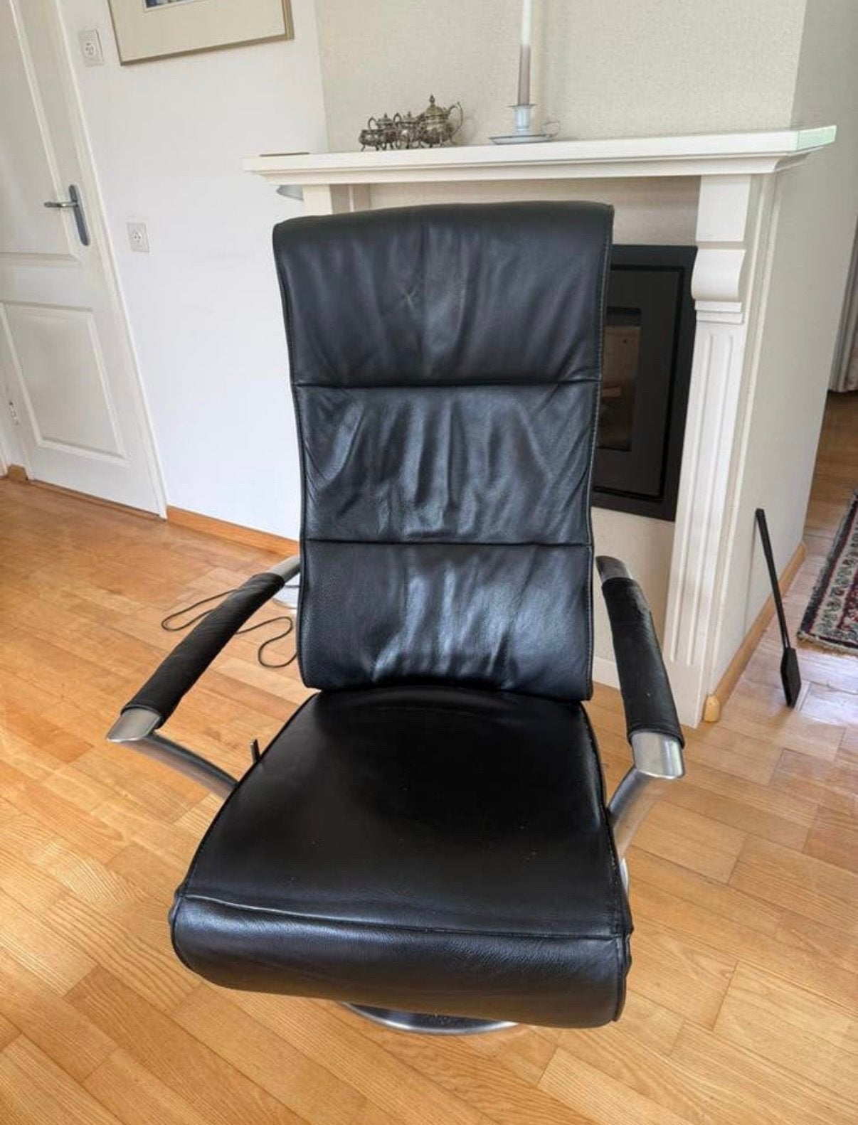 Zit lig stoel Prominent zwart leer, Huis en Inrichting, Ophalen, Gebruikt, Leer, Zwart leer