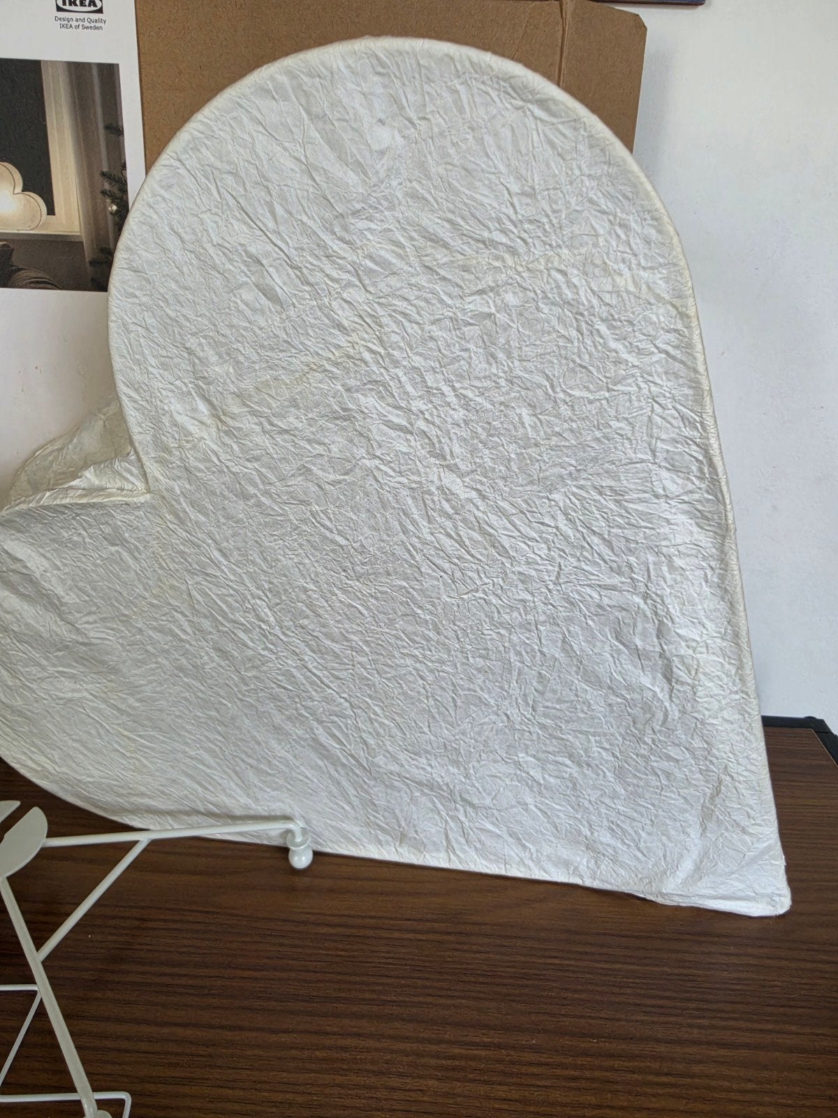 IKEA STRÅLA Hartvormige Tafellamp – Wit Papier – Johanna Jel, Huis en Inrichting, Overige typen, Ophalen of Verzenden, Zo goed als nieuw