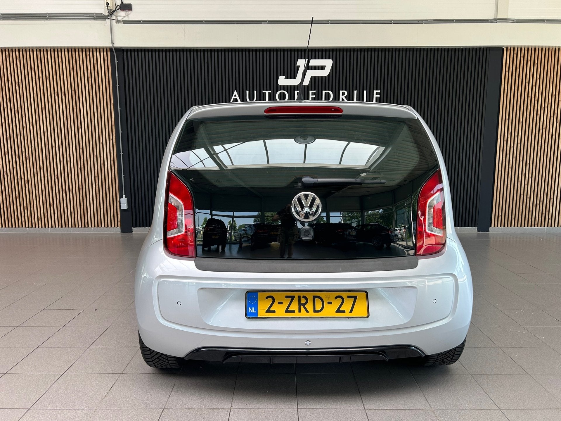 Volkswagen Up! 1.0 take up! BlueMotion AIRCO|NAVI|16INCH-LM, Voorwielaandrijving, Euro 5, Stof, Gebruikt
