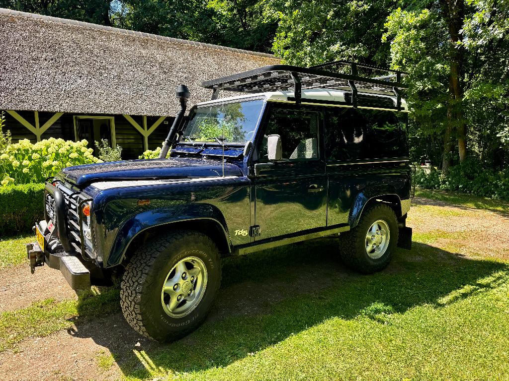 Landrover Defender 90 TD Hardtop, 2500 cc, Stof, Blauw, 122 pk