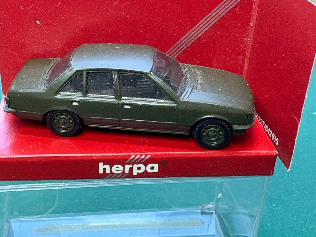 Herpa Opel Rekord Berlina 2.0E militair IMG6753/4, Hobby en Vrije tijd, Modelauto's | 1:87, Ophalen of Verzenden, Zo goed als nieuw